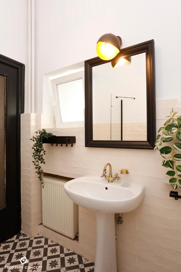 Bohemian Central Concept Studio Bucharest Luaran gambar